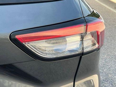 Used 2021 Ford Escape SEL image 40