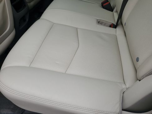 Used 2017 Cadillac XT5 Luxury w/ Driver Awareness Package image 12