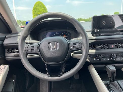 Certified 2025 Honda Accord SE image 15