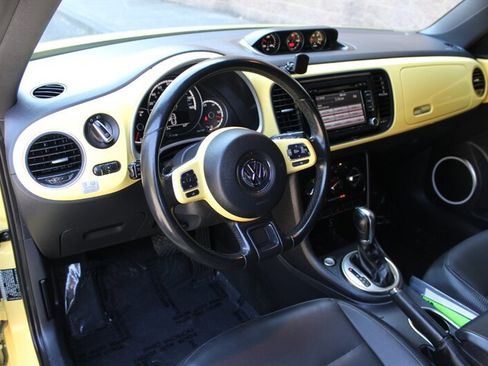 Used 2014 Volkswagen Beetle TDI FWD image 9