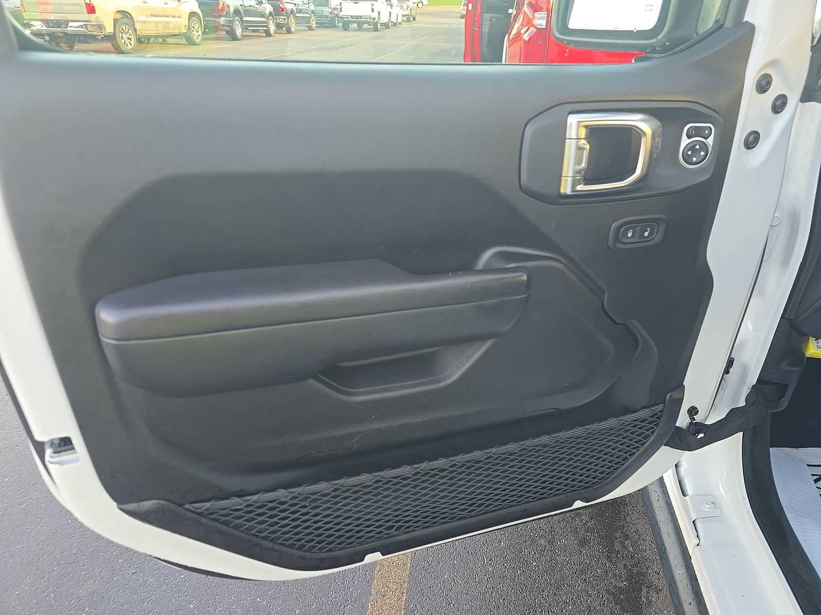 Used 2026 Jeep Wrangler Unlimited Rubicon AWD/4WD image 16
