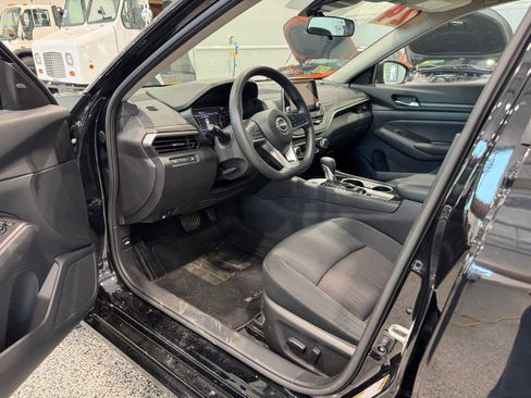 Used 2024 Nissan Altima 2.5 SV AWD/4WD image 14
