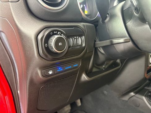 Used 2022 Jeep Wrangler Unlimited Sahara w/ Cold Weather Group AWD/4WD image 17