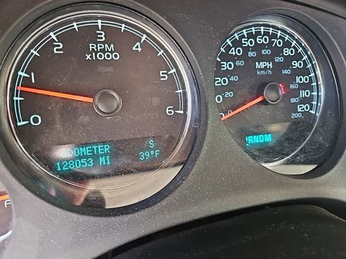 Used 2013 Chevrolet Avalanche LTZ image 24