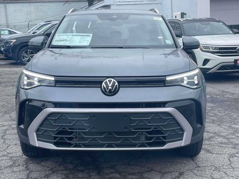 Used 2026 Volkswagen Taos SE AWD/4WD image 2