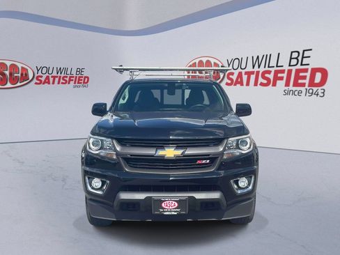 Used 2017 Chevrolet Colorado Z71 AWD/4WD image 2