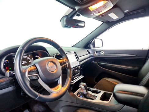 Used 2019 Jeep Grand Cherokee Altitude image 8