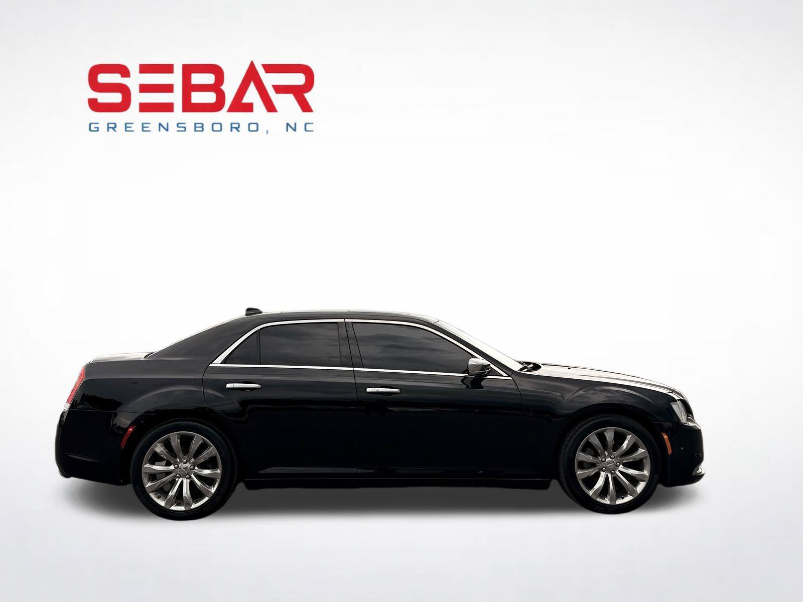 Used 2015 Chrysler 300 C Platinum w/ Harman/Kardon Audio Group RWD image 5