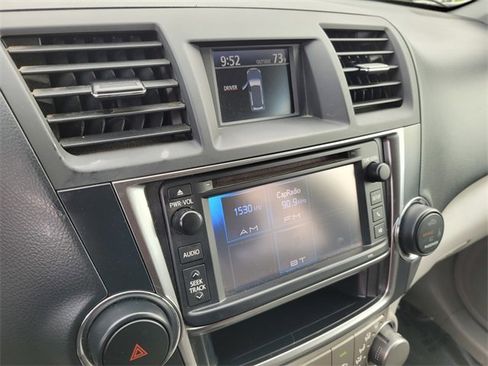 Used 2013 Toyota Highlander Plus image 15
