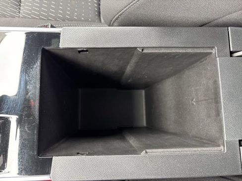Used 2025 Chevrolet Equinox LT FWD image 23