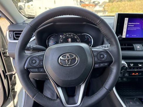 Used 2023 Toyota RAV4 XLE image 26