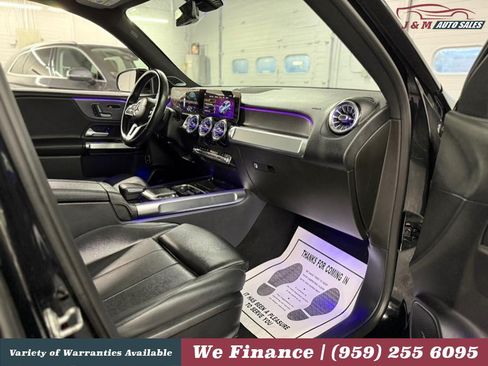 Used 2021 Mercedes-Benz GLB 250 4MATIC image 34