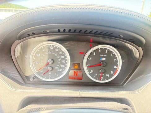 Used 2010 BMW M6 Convertible RWD image 12