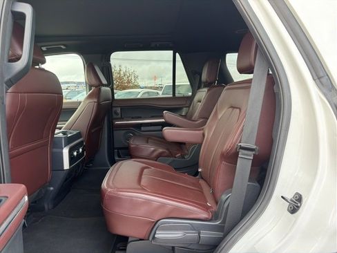 Used 2024 Ford Expedition Limited image 12