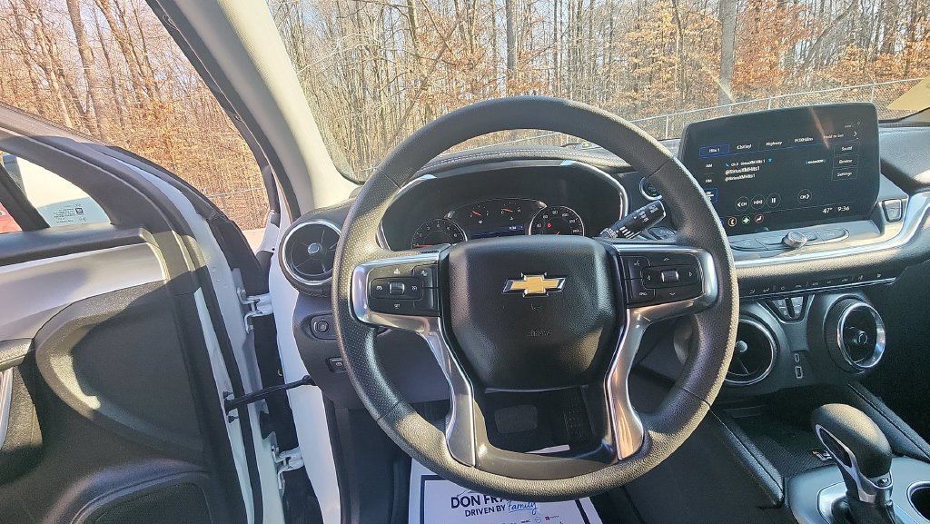 Used 2024 Chevrolet Blazer LT w/ Convenience Package FWD image 18