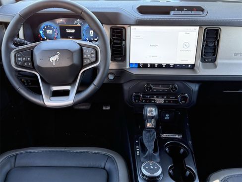 New 2025 Ford Bronco Outer Banks image 9