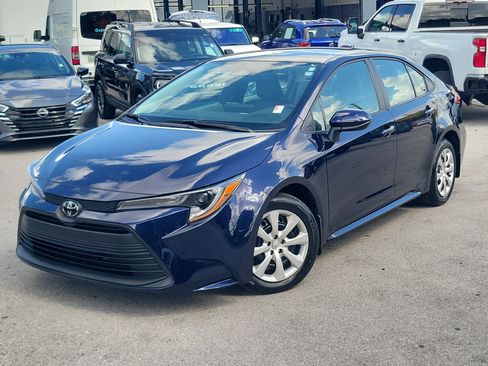 Used 2025 Toyota Corolla LE FWD image 32