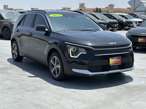 Certified 2023 Kia Niro EX FWD image 10