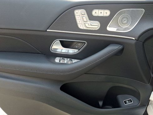 Certified 2025 Mercedes-Benz GLS 450 4MATIC image 11
