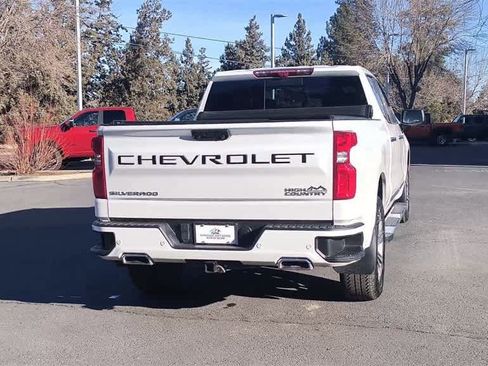 Used 2024 Chevrolet Silverado 1500 High Country w/ Technology Package image 8