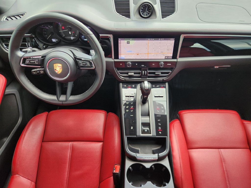 Used 2024 Porsche Macan Turbo AWD/4WD image 24