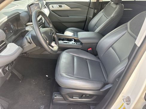 New 2026 Ford Explorer Active w/ Active Comfort Package RWD image 9