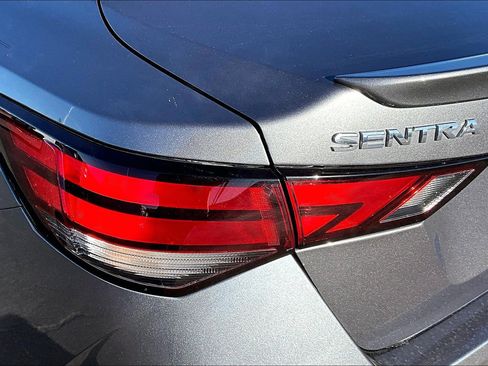 Used 2021 Nissan Sentra SR image 23