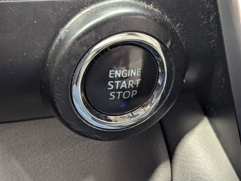 Used 2017 Toyota Camry XSE image 28