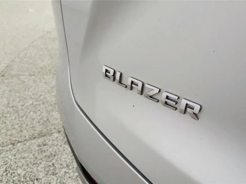 Used 2021 Chevrolet Blazer LT FWD image 18