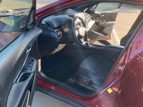 Used 2018 Toyota C-HR image 13