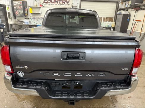 Used 2019 Toyota Tacoma SR5 image 7