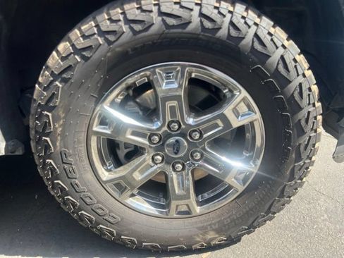 Used 2023 Ford F150 Lariat AWD/4WD image 5