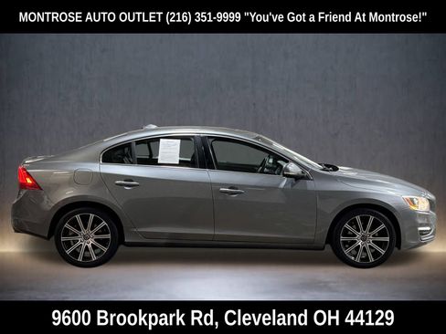 Used 2018 Volvo S60 T5 Inscription image 3