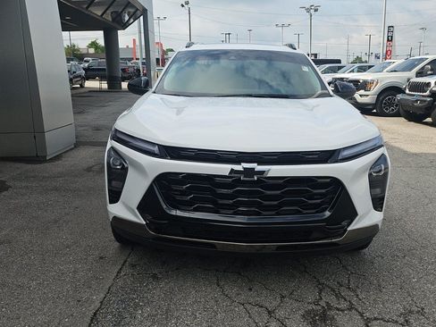 Used 2024 Chevrolet Trax ACTIV w/ Sunroof Package FWD image 7
