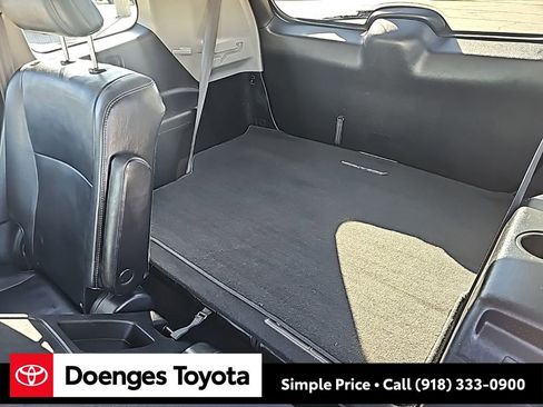Used 2010 Toyota Highlander SE image 19