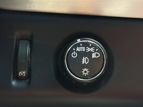 Used 2016 GMC Yukon SLE RWD image 30