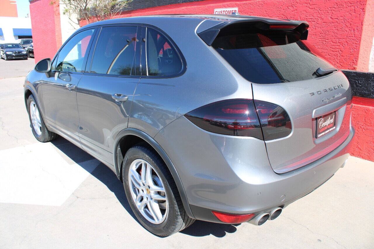 Used 2011 Porsche Cayenne Turbo AWD/4WD image 8