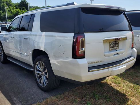 Used 2020 GMC Yukon XL Denali RWD image 9