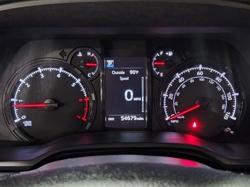 Used 2021 Toyota 4Runner SR5 Premium w/ Moonroof Package RWD image 35