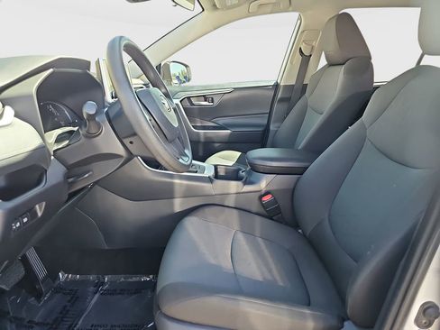 Certified 2025 Toyota RAV4 XLE FWD image 16
