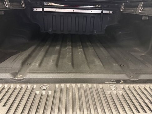 Used 2022 Nissan Frontier PRO-4X w/ Pro-4X Premium Package image 5