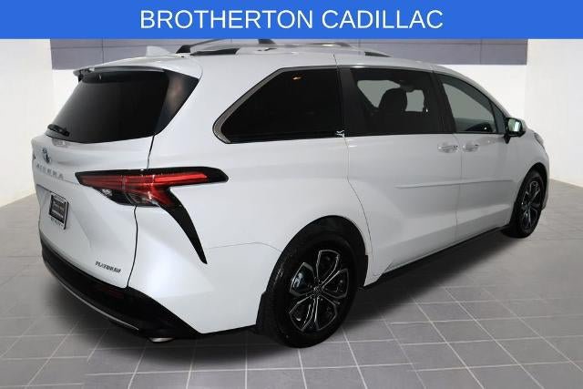 Used 2025 Toyota Sienna Platinum AWD/4WD image 8