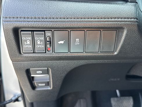 Used 2025 Honda Odyssey EX-L image 17