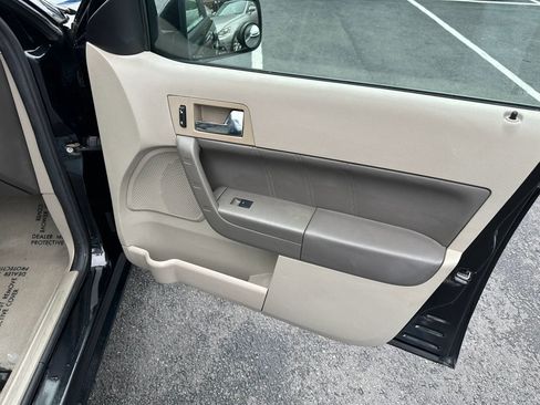 Used 2011 Ford Focus SES w/ 401A Rapid Spec Order Code FWD image 14