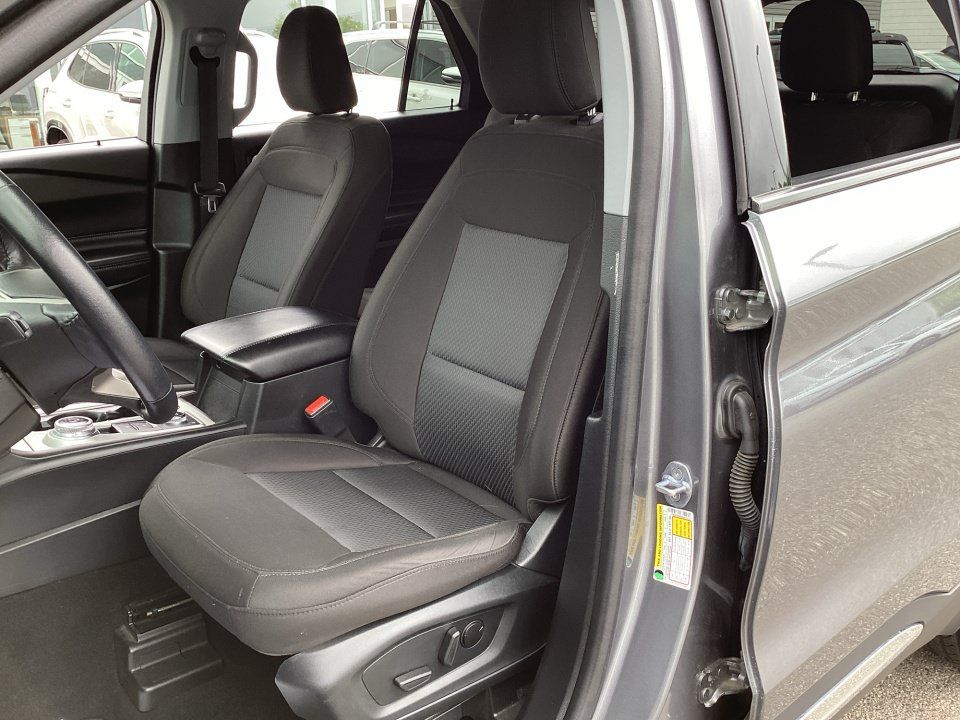 Used 2022 Ford Explorer XLT AWD/4WD image 34