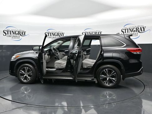 Used 2019 Toyota Highlander Plus image 28