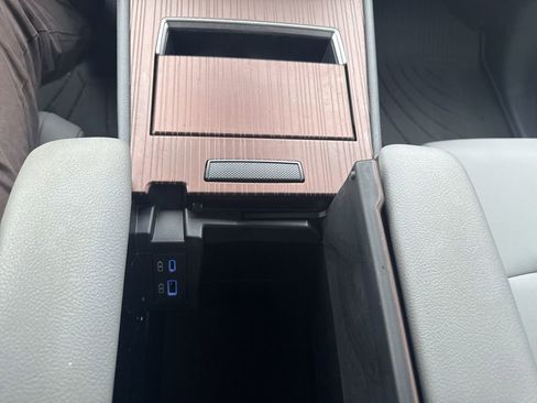 Used 2021 Toyota Sienna XLE image 29