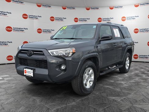 Used 2024 Toyota 4Runner SR5 image 3