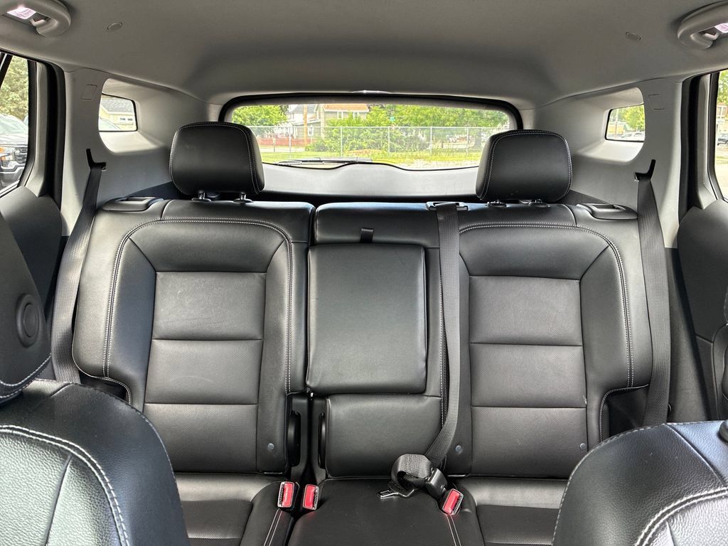 Used 2024 GMC Terrain SLT AWD/4WD image 44