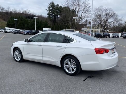 Used 2015 Chevrolet Impala LT w/ Convenience Package image 3